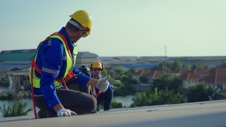 Best Roof Insulation Installation  in Taft Mosswood, CA